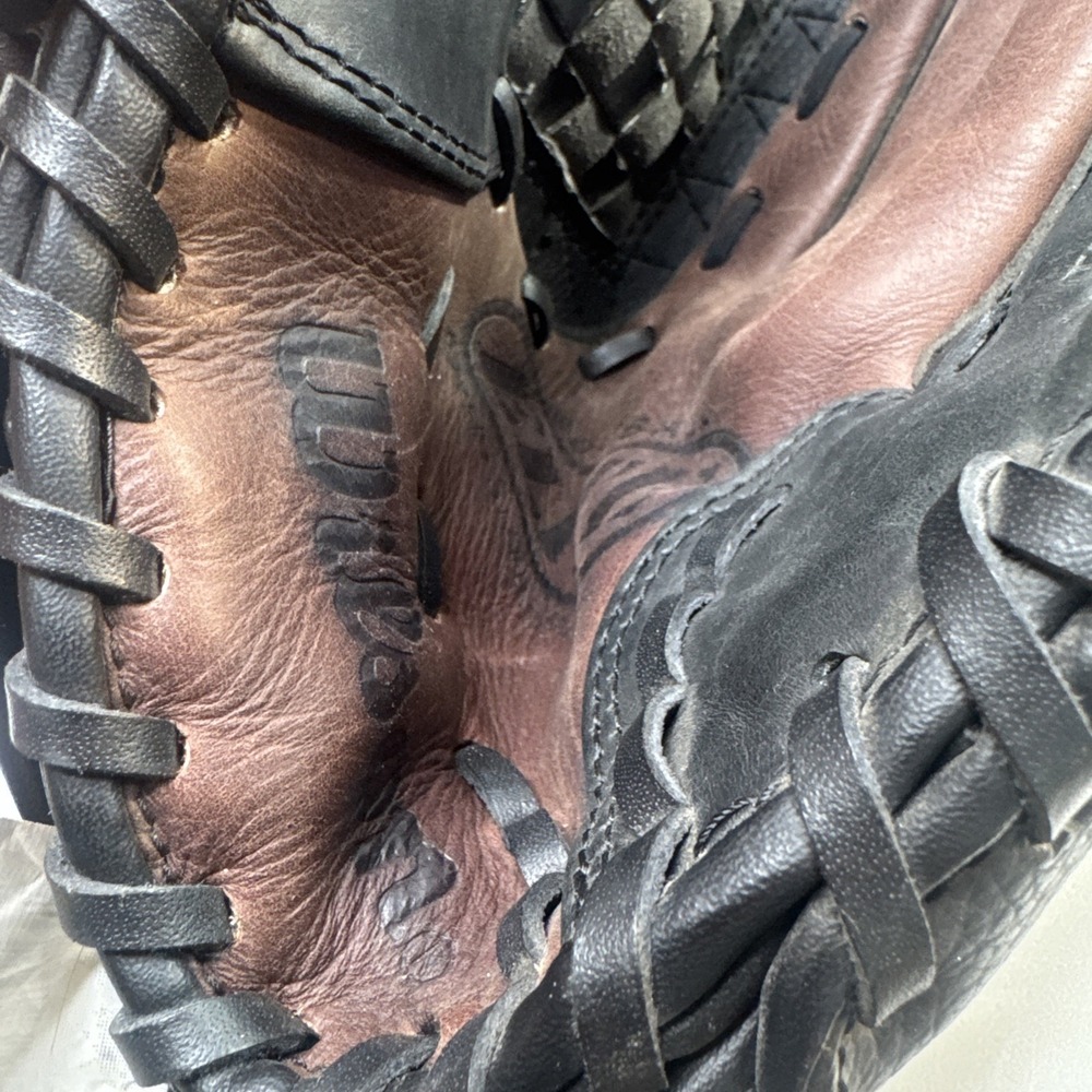 Wilson Softball Elite Glove Rt Hand Throw 13"‎ Blk Brown A2477 EUC - Picture 7 of 12